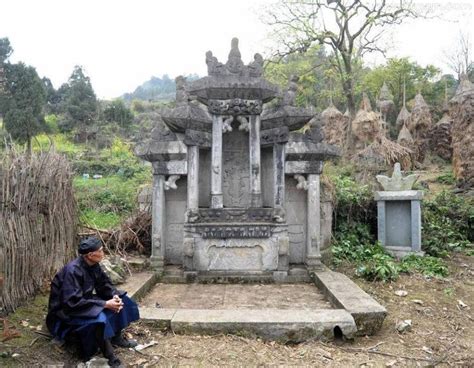 夢到去墓地|梦见坟墓、墓地、坟地是什么意思